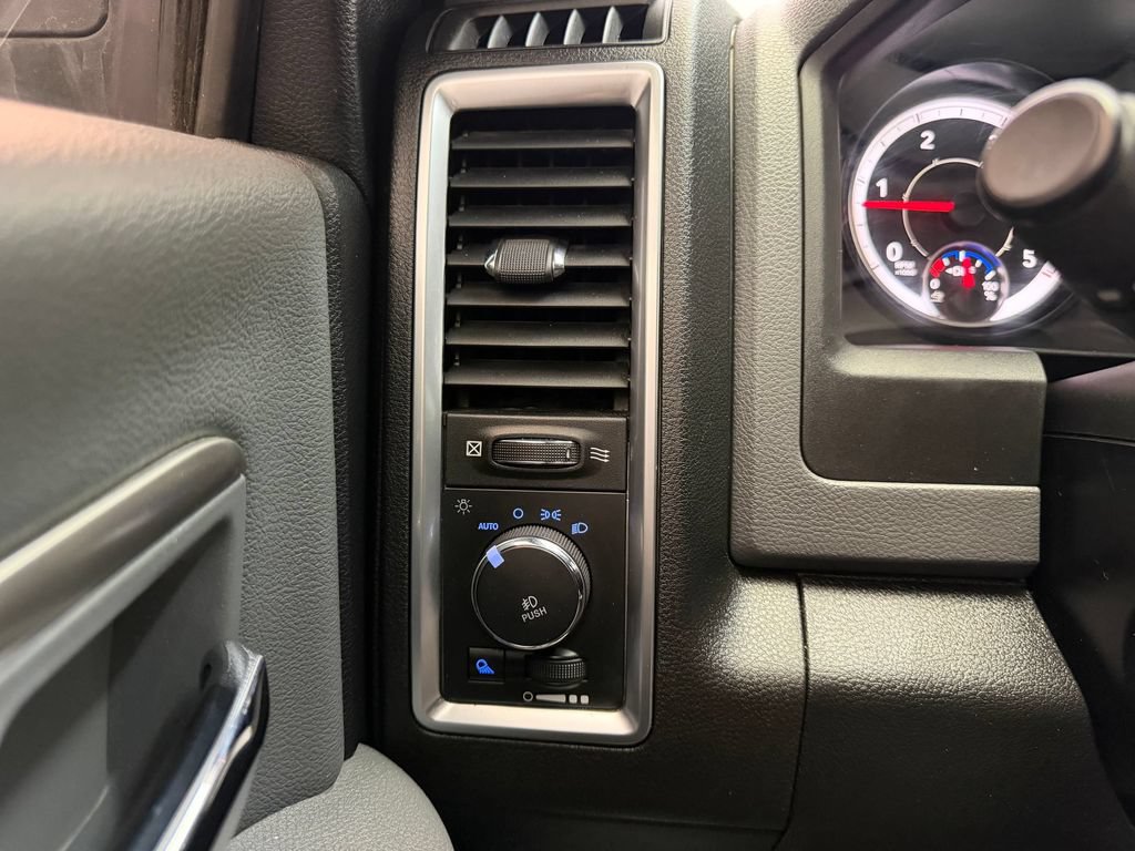 Used 2017 RAM 3500 Big Horn AWD/4WD image 33