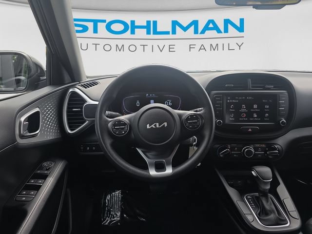 Used 2023 Kia Soul LX w/ LX Technology Package FWD image 21