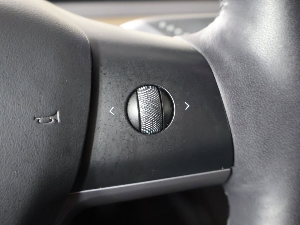 Used 2023 Tesla Model 3 Standard Range image 40