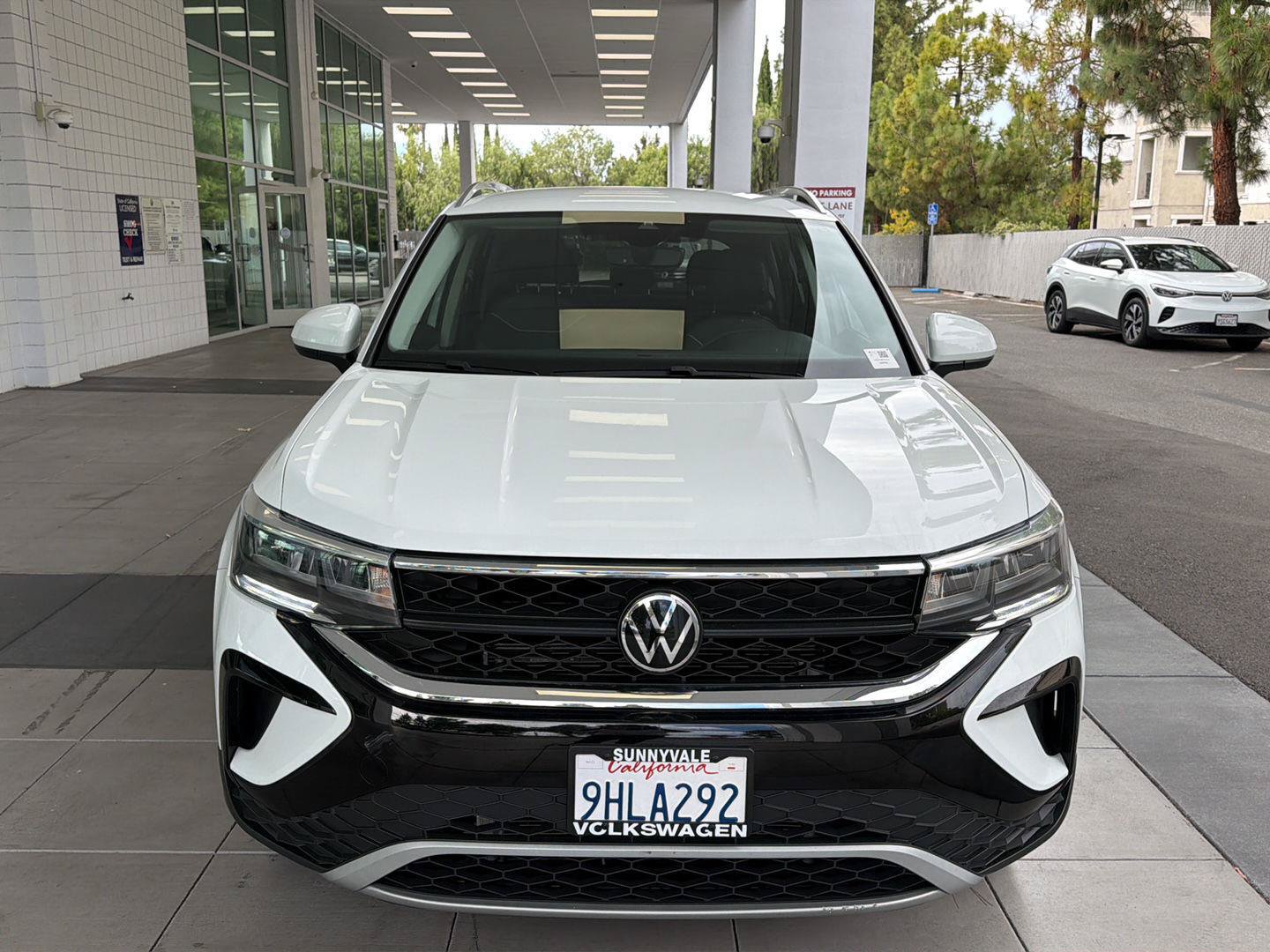 Certified 2023 Volkswagen Taos SE AWD/4WD image 8