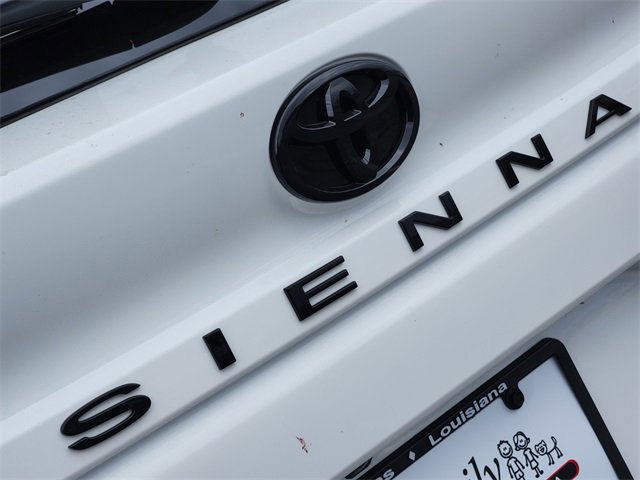 New 2026 Toyota Sienna XLE Woodland Edition image 8