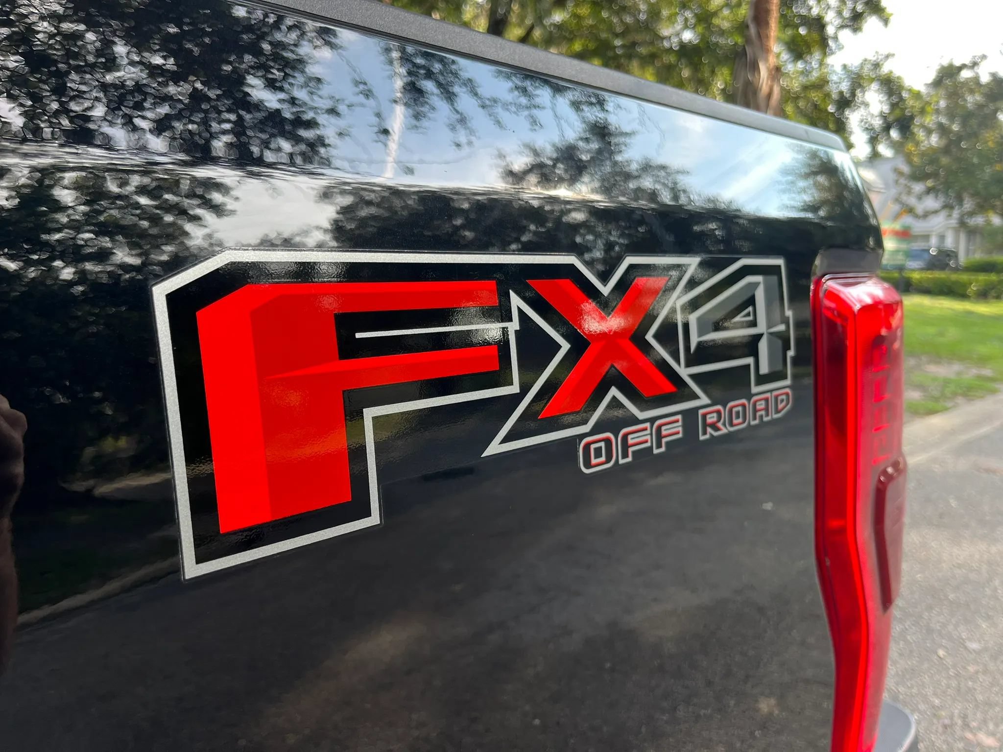 Used 2019 Ford F350 Limited AWD/4WD image 14