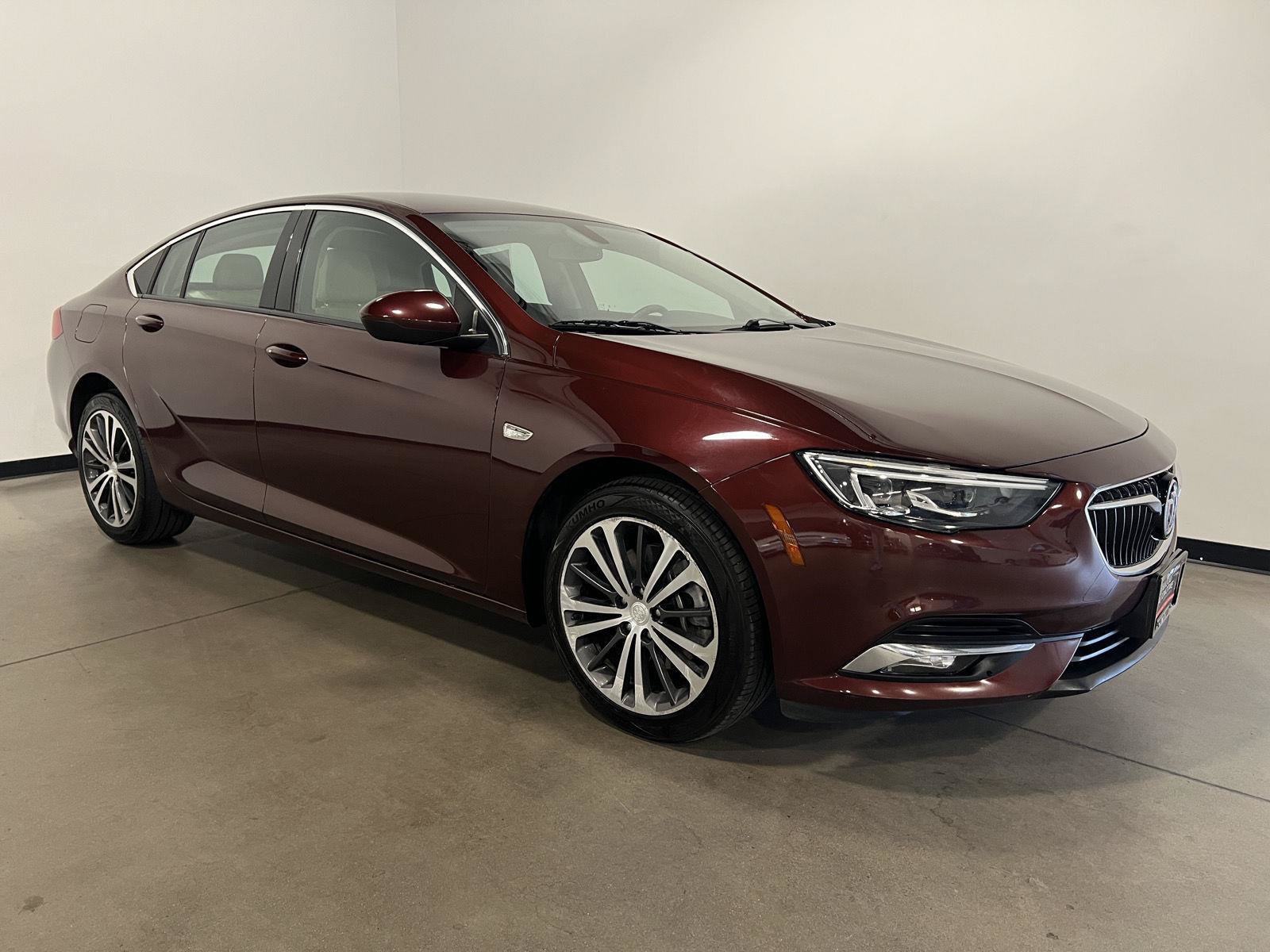 Used 2019 Buick Regal Essence w/ Driver Confidence Package I