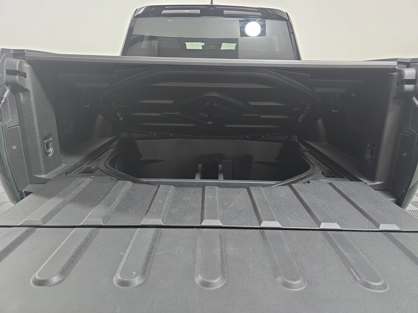 Used 2025 Rivian R1T Adventure AWD/4WD image 15