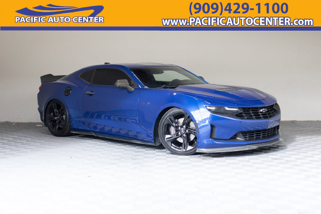 Used 2021 Chevrolet Camaro LT RWD image 1