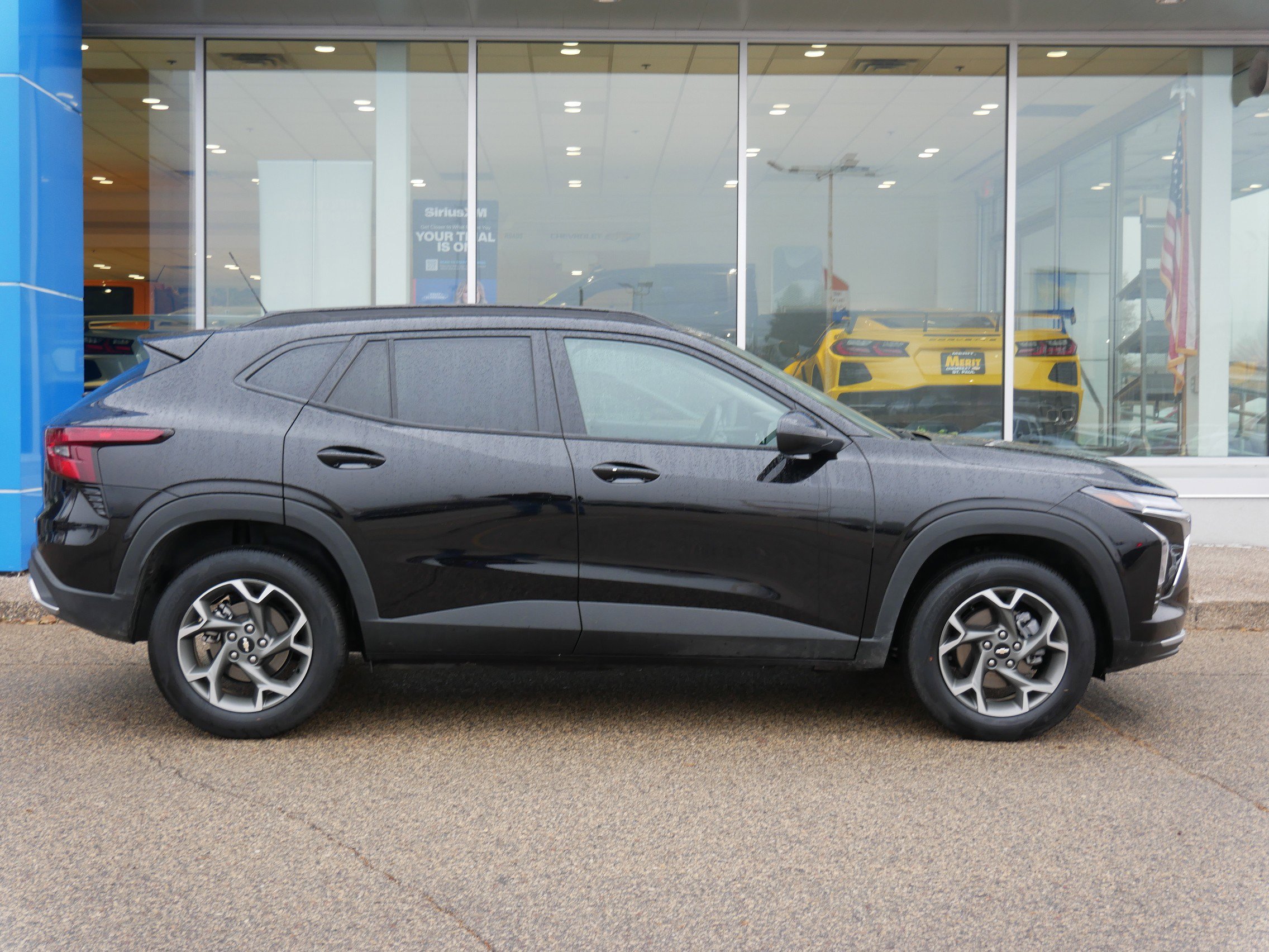 Certified 2025 Chevrolet Trax LT w/ LT Convenience Package image 2