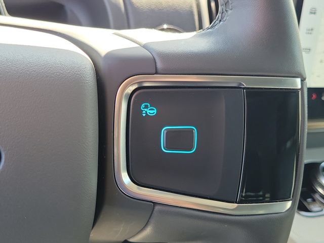 Certified 2025 Ford Expedition Active AWD/4WD image 6