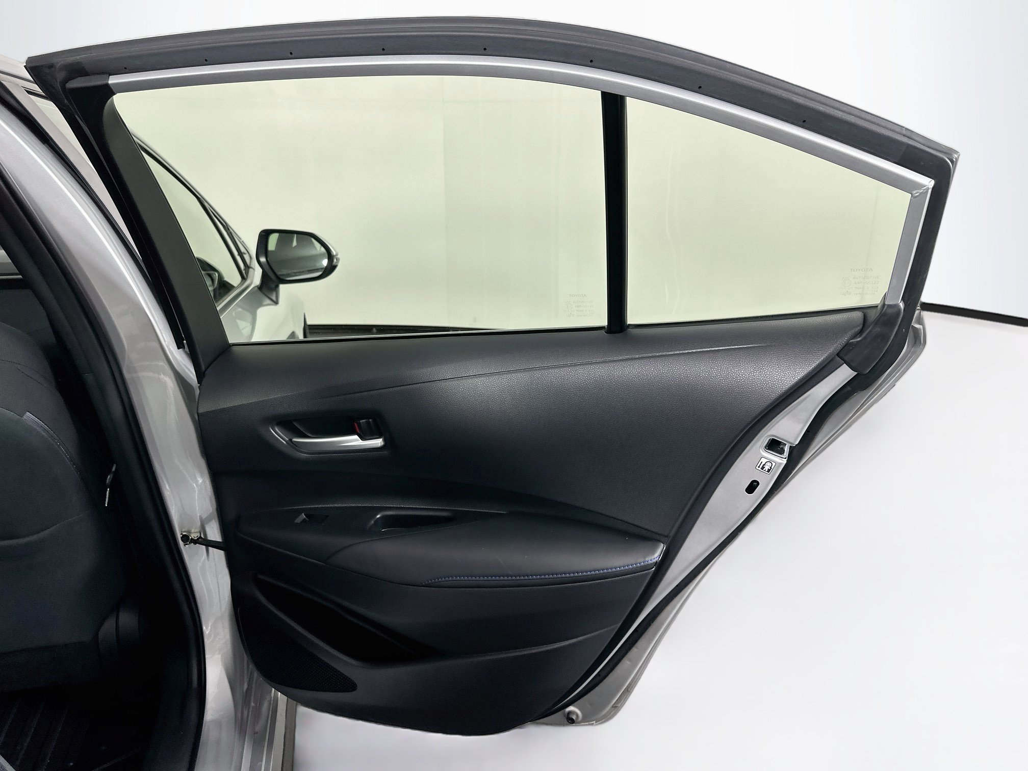 Used 2021 Toyota Corolla SE FWD image 28