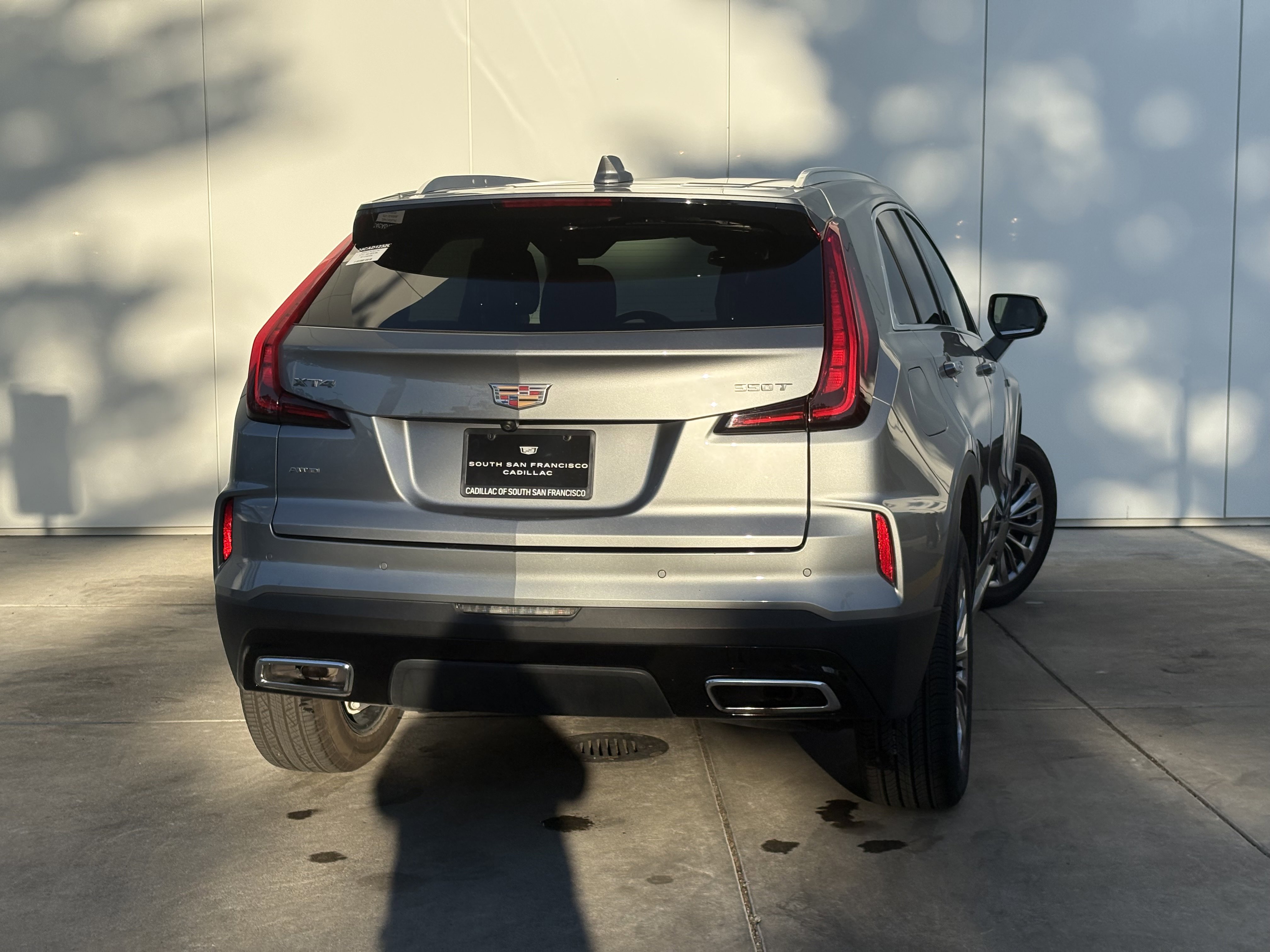 Used 2024 Cadillac XT4 Premium Luxury image 6
