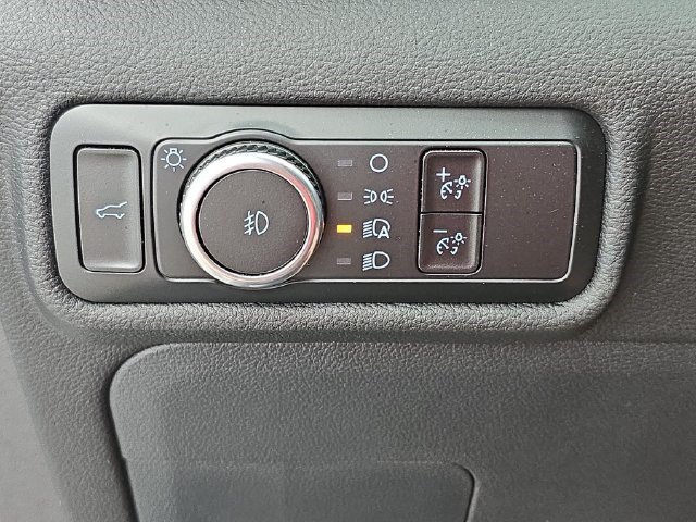Used 2023 Ford Explorer XLT w/ Equipment Group 202A RWD image 27