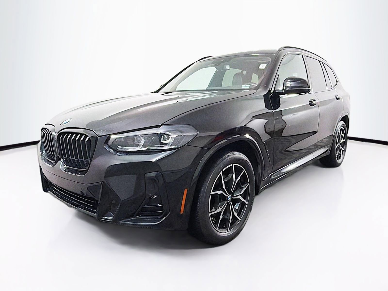 Used 2023 BMW X3 xDrive30i w/ M Sport Package image 3