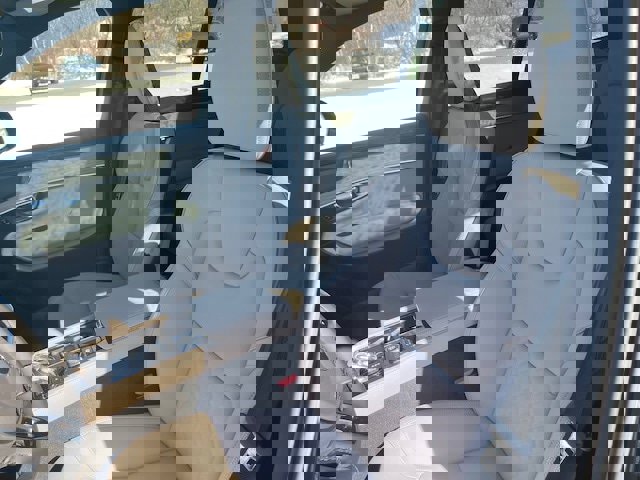 New 2026 Volvo XC90 T8 Plus w/ Protection Package Premier image 12