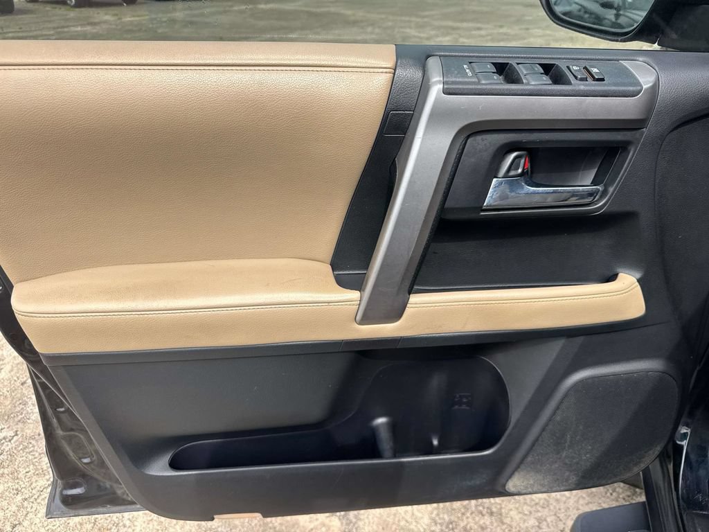 Used 2016 Toyota 4Runner SR5 RWD image 40