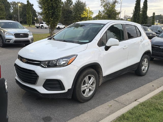 Used 2021 Chevrolet Trax LS w/ Tint and Cruise Package FWD image 2