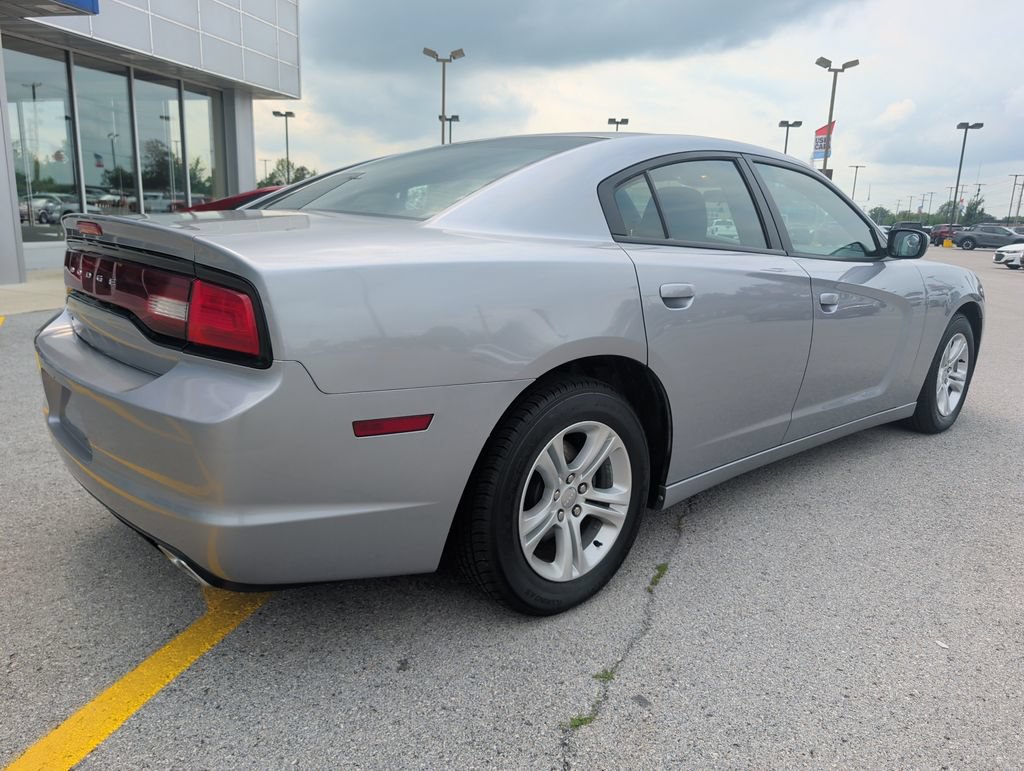 Used 2013 Dodge Charger SE RWD image 7