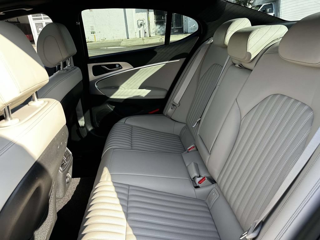 Used 2023 Genesis G70 2.0T w/ Sport Prestige Package AWD/4WD image 18