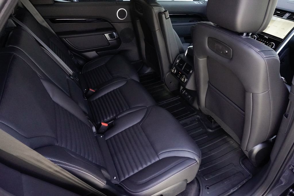 New 2026 Land Rover Discovery S AWD/4WD image 26