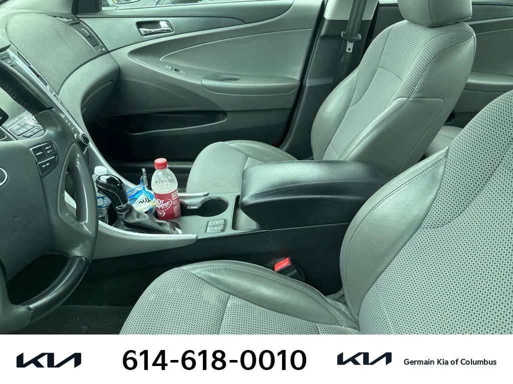 Used 2013 Hyundai Sonata SE w/ Navigation & Sunroof Pkg FWD image 9