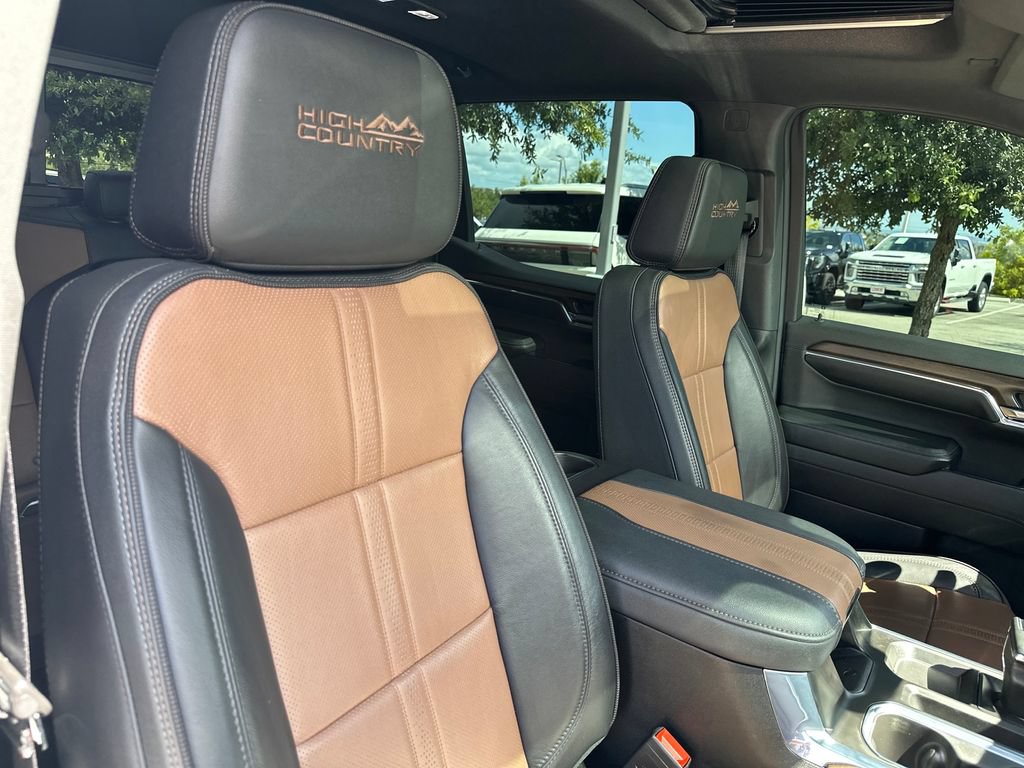 Used 2024 Chevrolet Silverado 1500 High Country w/ High Country Premium Package AWD/4WD image 35