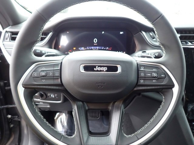 New 2025 Jeep Grand Cherokee Laredo image 18