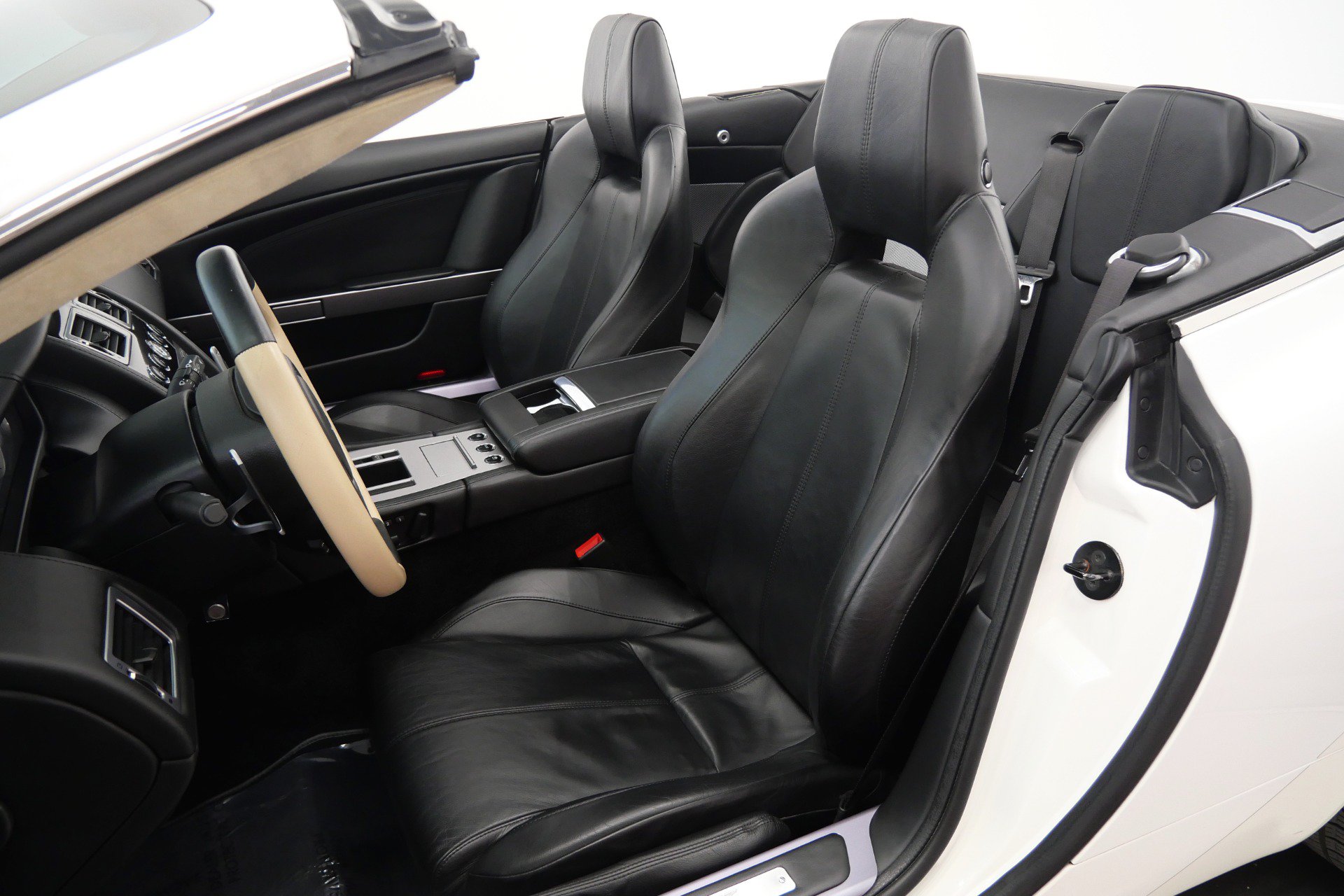 Used 2008 Aston Martin DB9 Volante RWD image 23