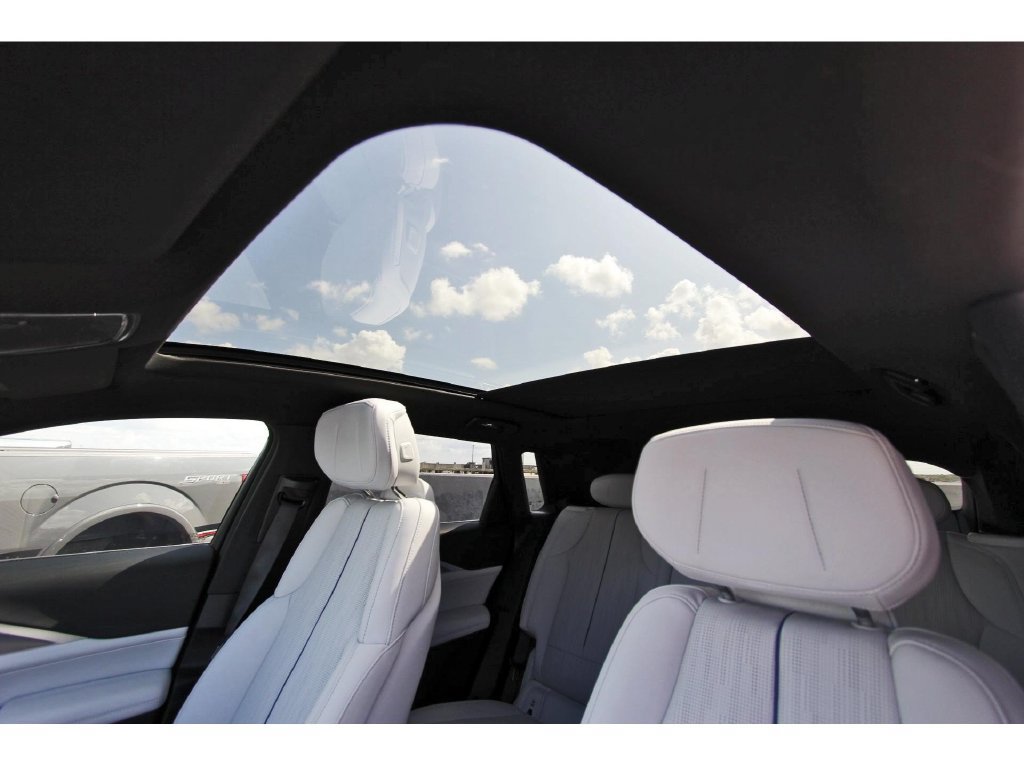 New 2027 Cadillac Lyriq Luxury AWD/4WD image 23