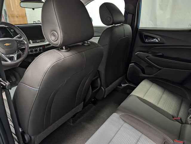 New 2026 Chevrolet Trax LT w/ Driver Confidence Package image 12