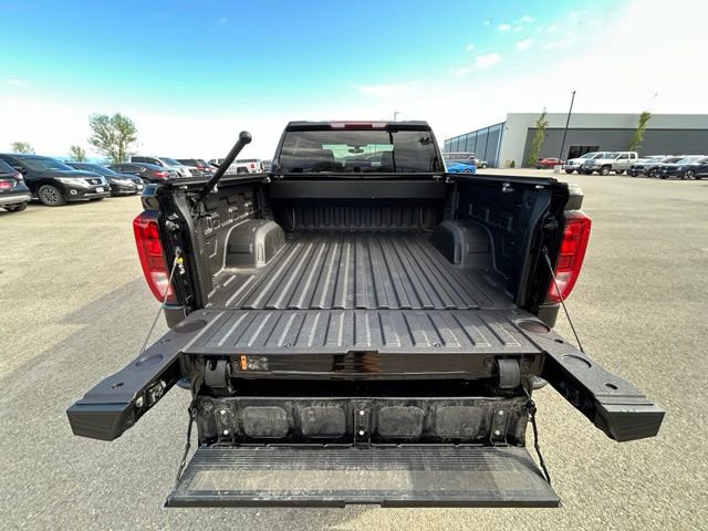 Used 2021 GMC Sierra 1500 Elevation w/ LPO, Elevation Black Package AWD/4WD image 13