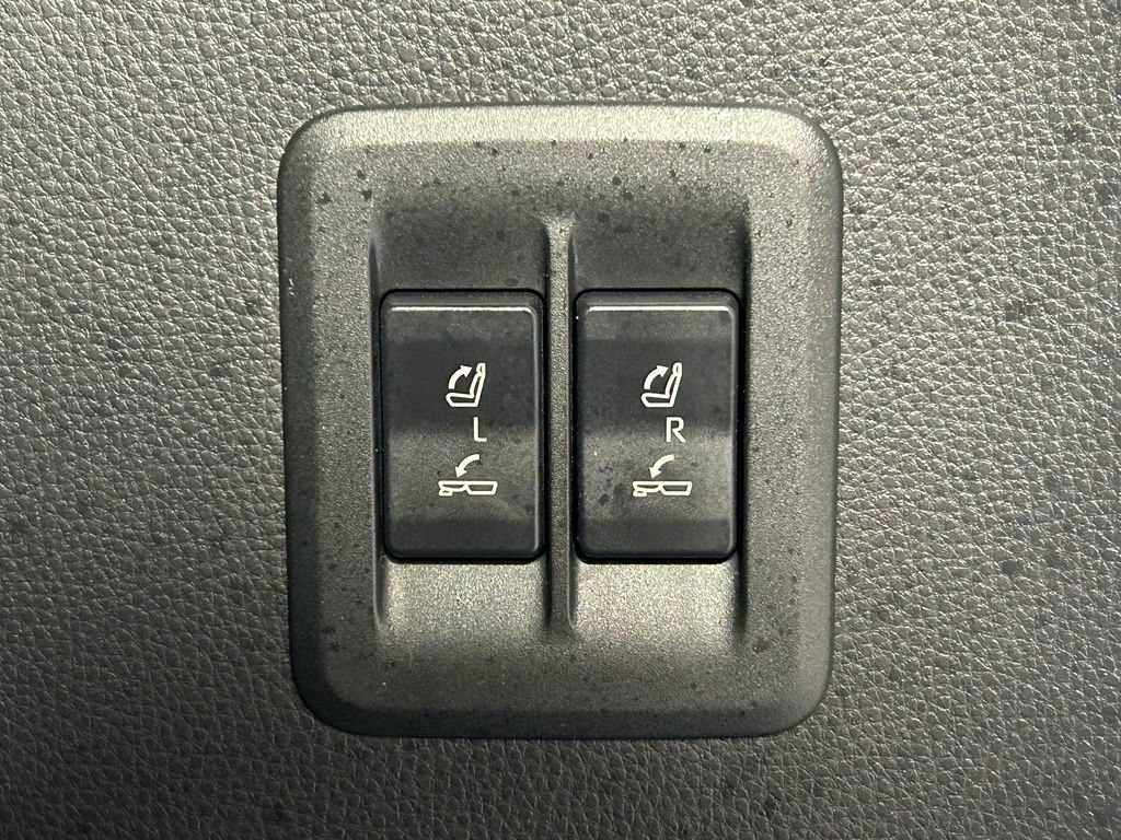 Used 2024 Lexus GX 550 w/ Accessory Package (Z1) AWD/4WD image 16
