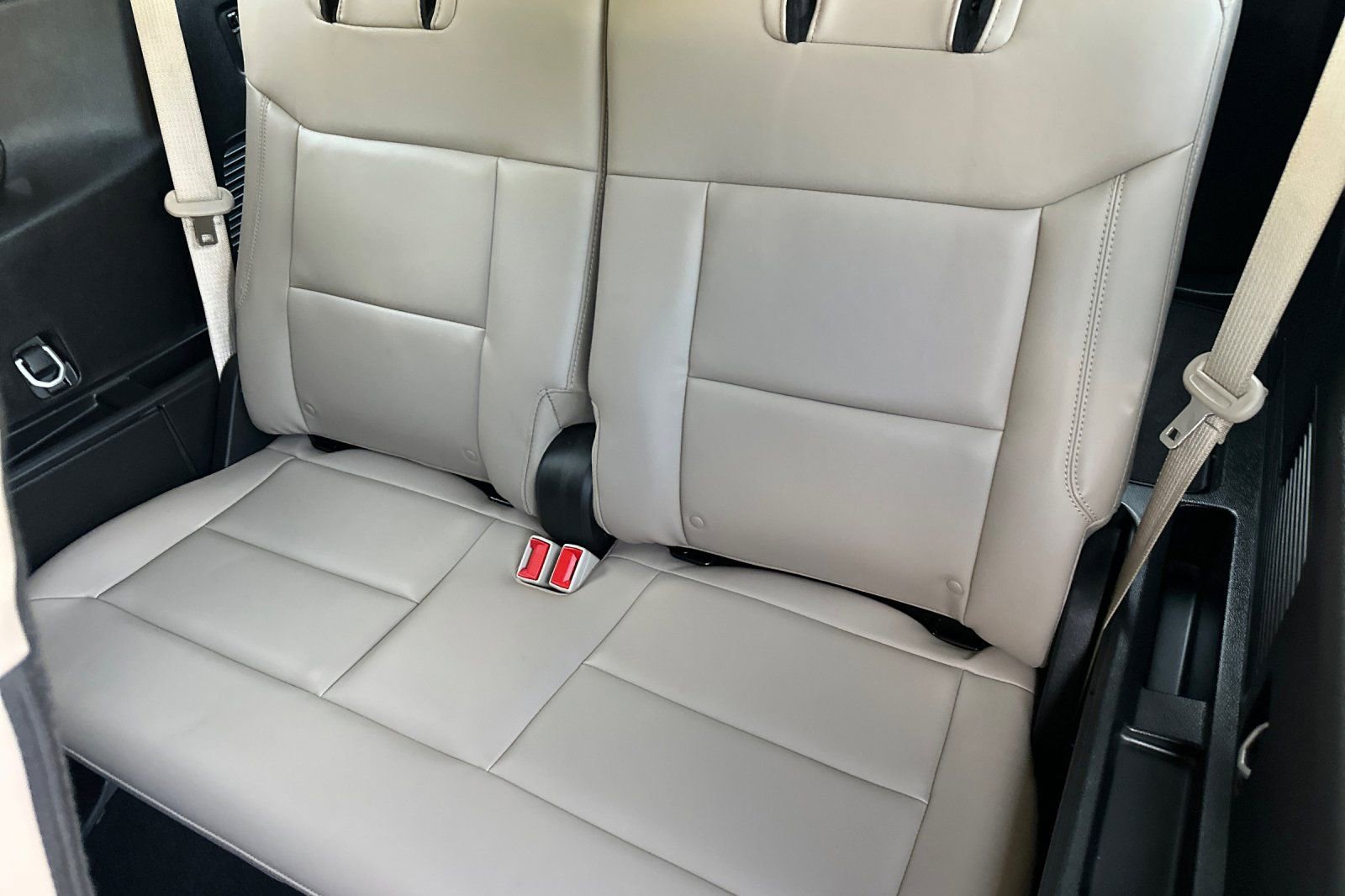 Used 2024 Ford Explorer XLT w/ Equipment Group 202A image 15