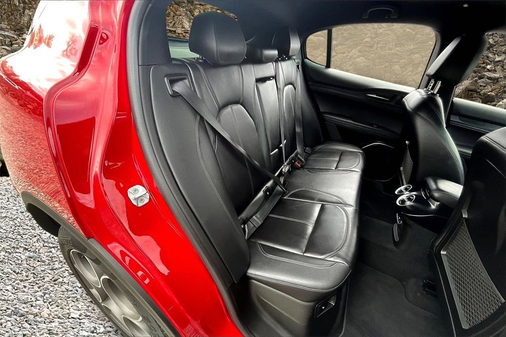 Used 2022 Alfa Romeo Stelvio Sprint image 23