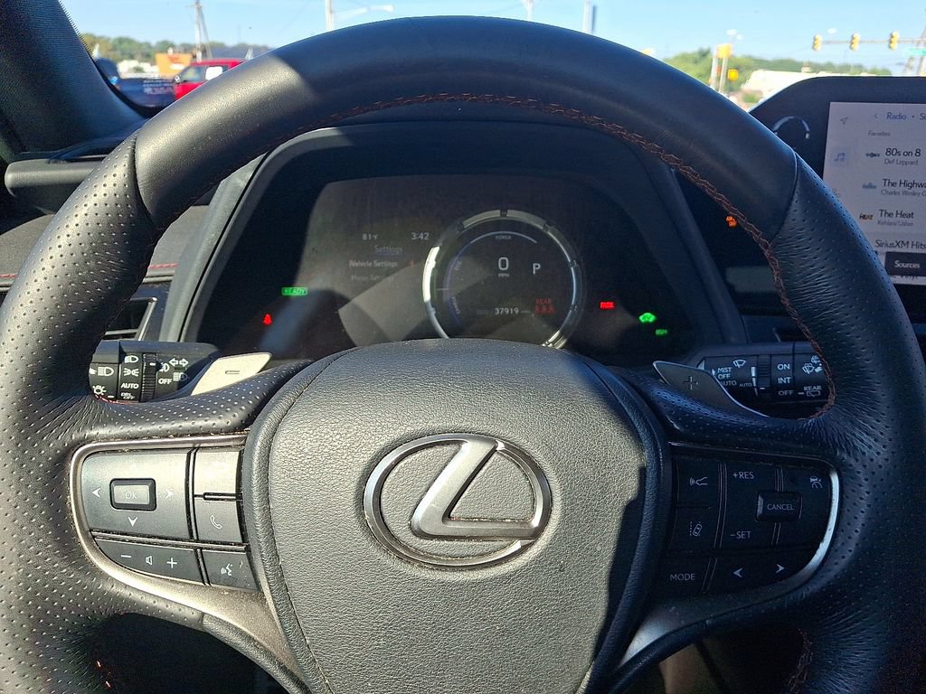 Used 2024 Lexus UX 250h F Sport AWD/4WD image 20