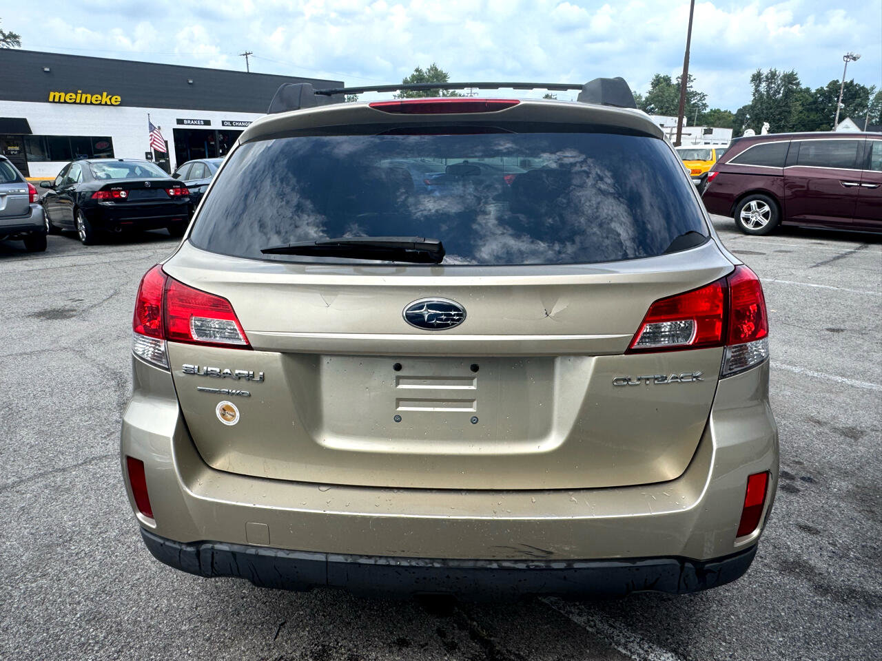 Used 2010 Subaru Outback 2.5i Premium image 4