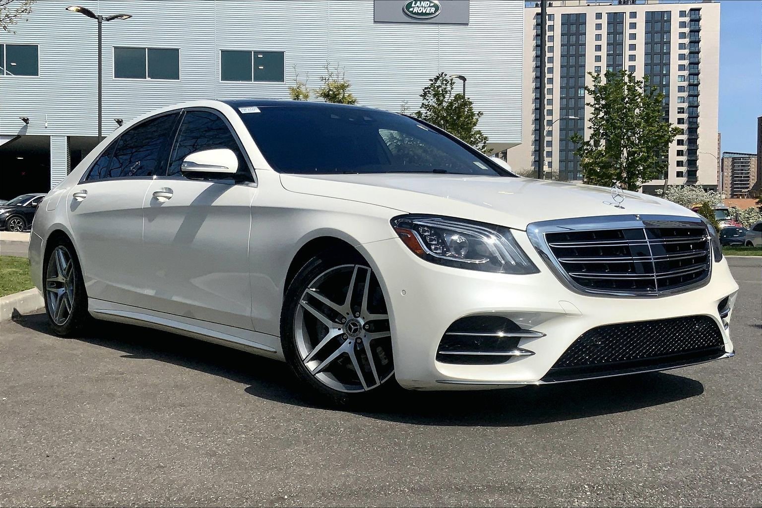 Used 2018 Mercedes-Benz S 560 4MATIC Sedan image 2