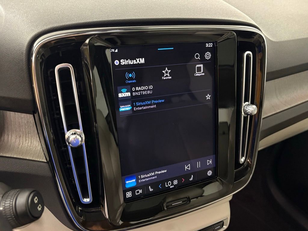 Used 2023 Volvo XC40 B5 Plus w/ Protection Package image 28