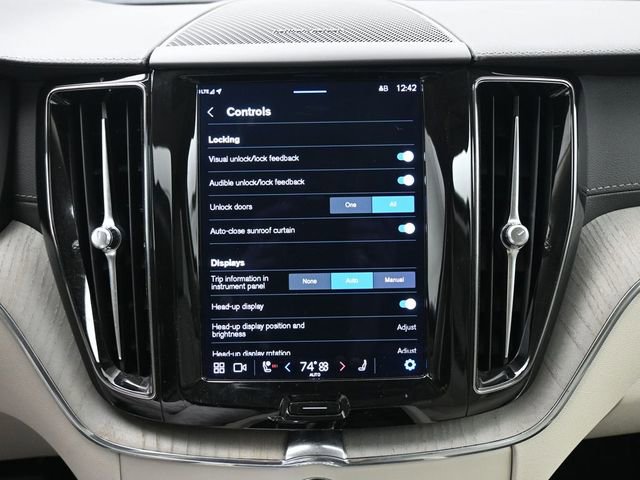 Used 2023 Volvo XC60 B6 Ultimate w/ Climate Package image 18