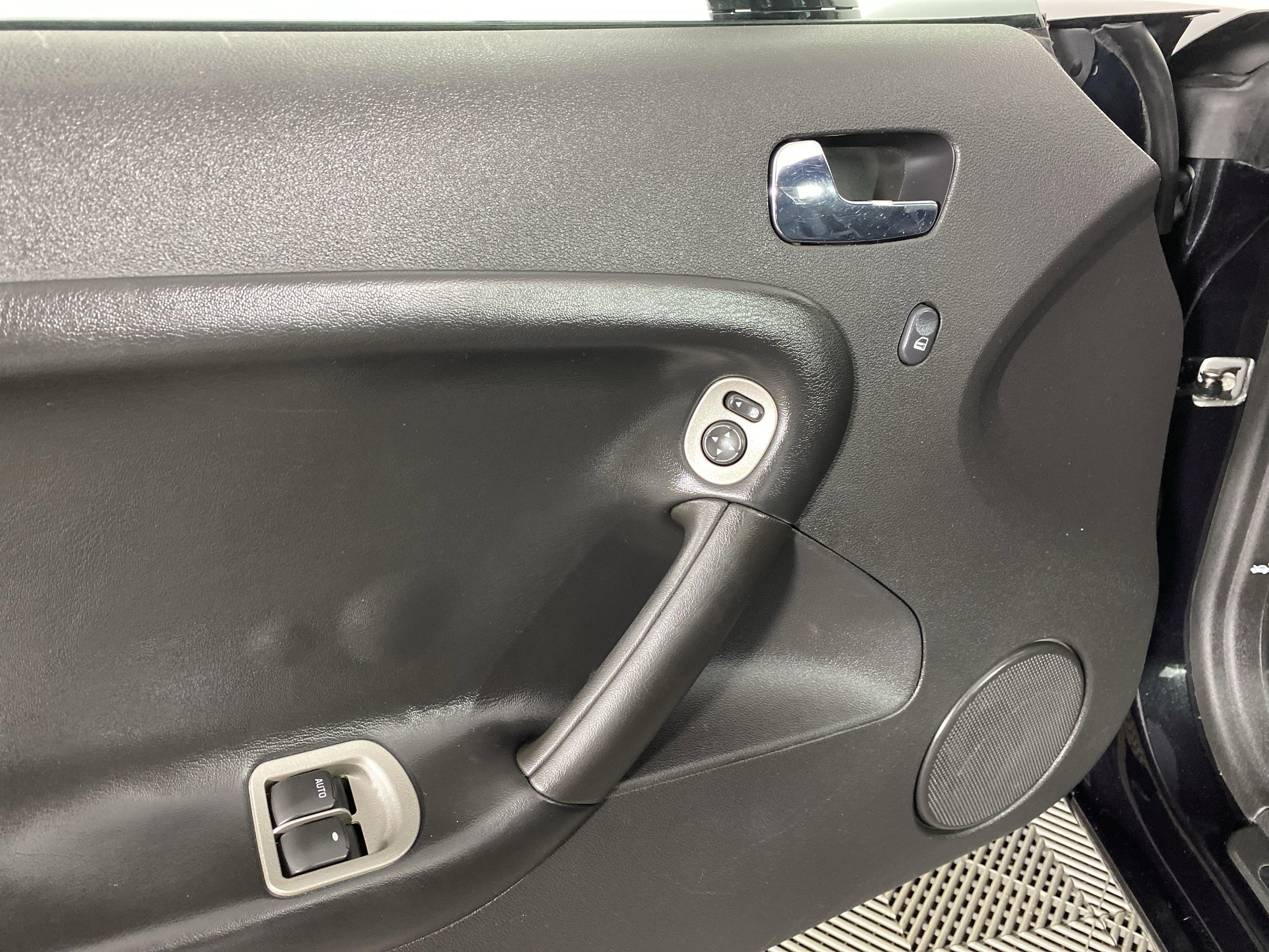 Used 2008 Pontiac Solstice GXP w/ Premium Package image 11