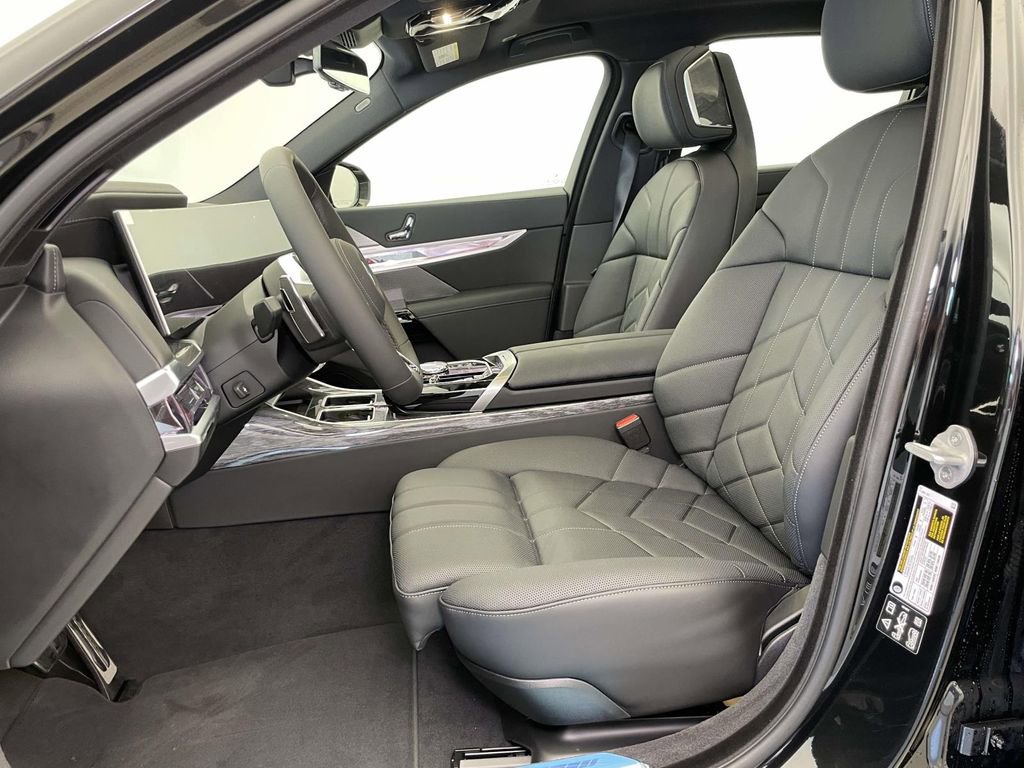 New 2025 BMW 760i xDrive AWD/4WD image 13
