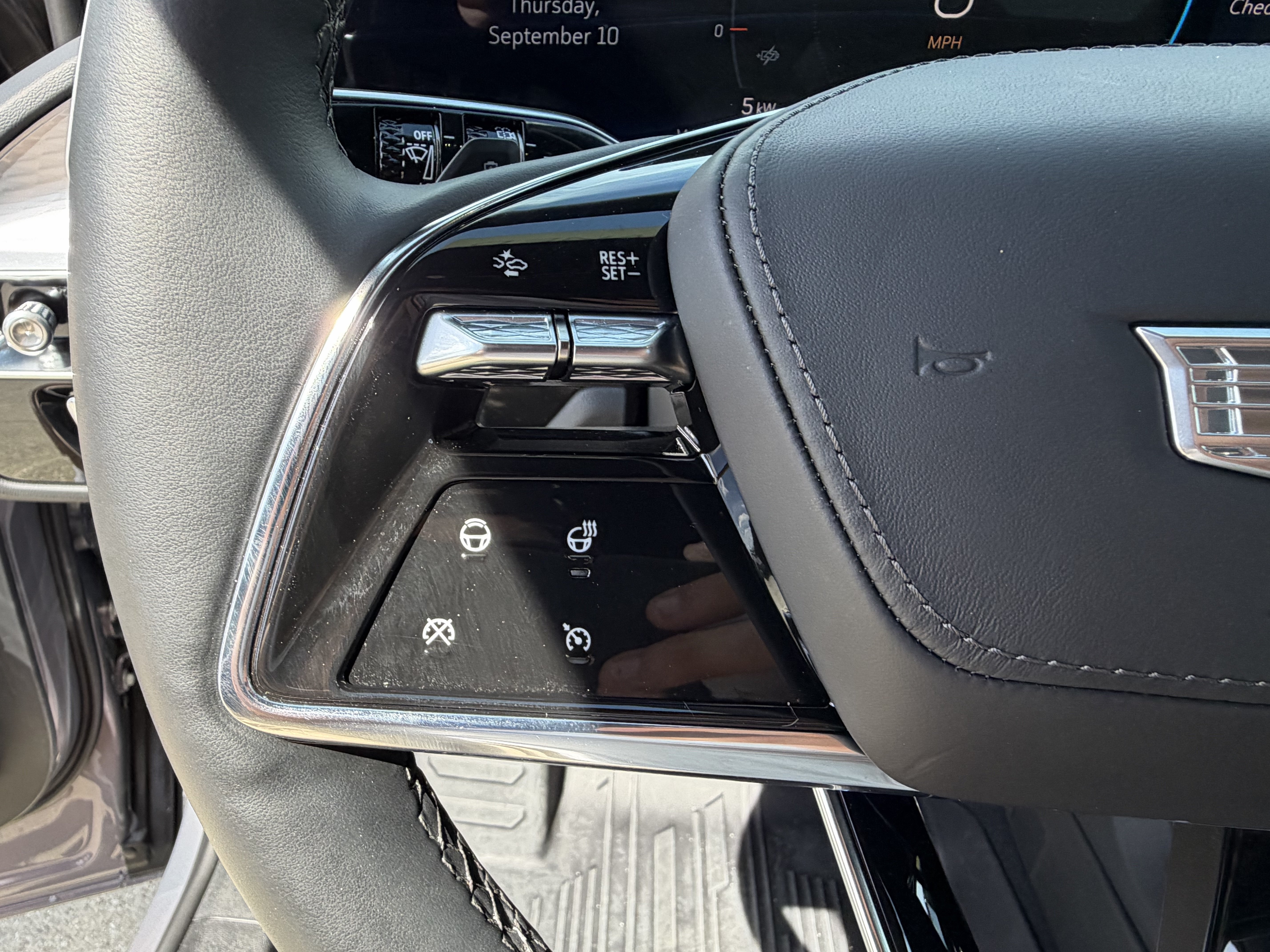 Certified 2026 Cadillac Lyriq Signature Luxury w/ LPO, Blue Accent Package AWD/4WD image 26
