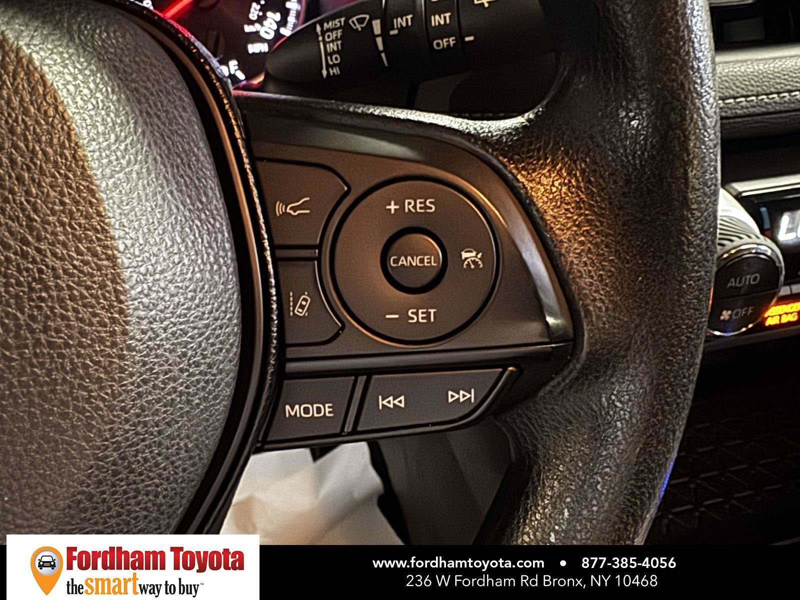 Used 2019 Toyota RAV4 XLE AWD/4WD image 22