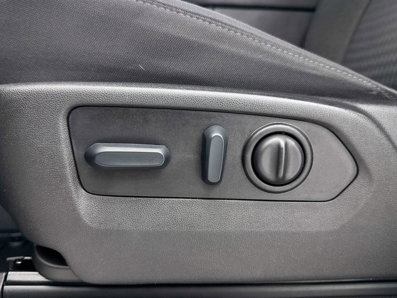 Used 2022 Chevrolet Silverado 2500 LT w/ Convenience Package image 28