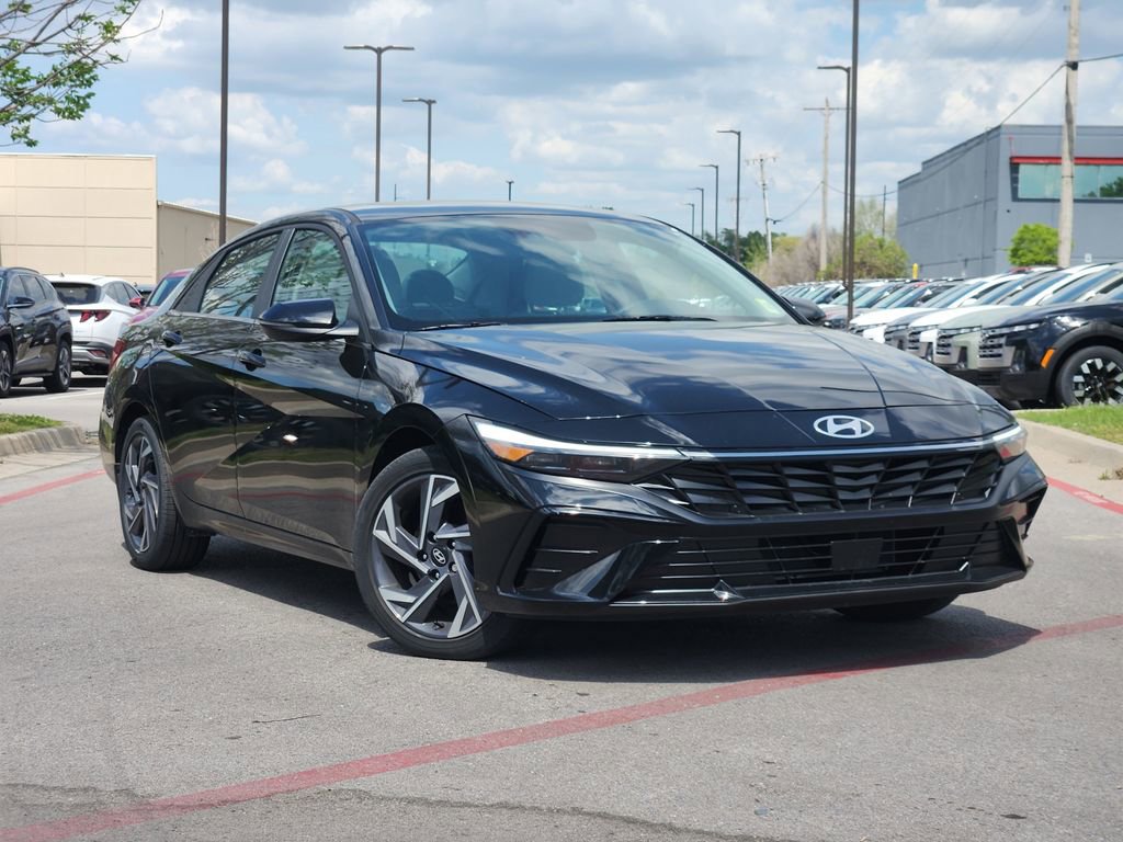 Used 2025 Hyundai Elantra Limited