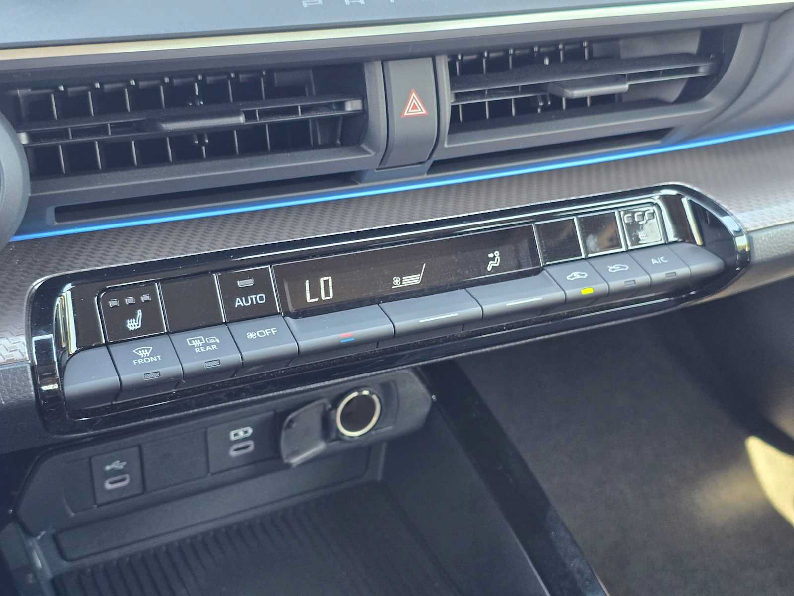 Certified 2026 Toyota Prius XLE FWD image 27