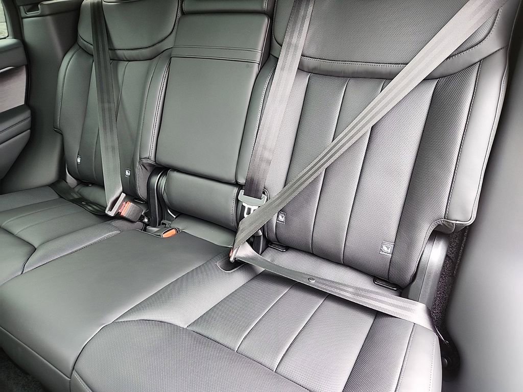 New 2025 Land Rover Range Rover SE image 25