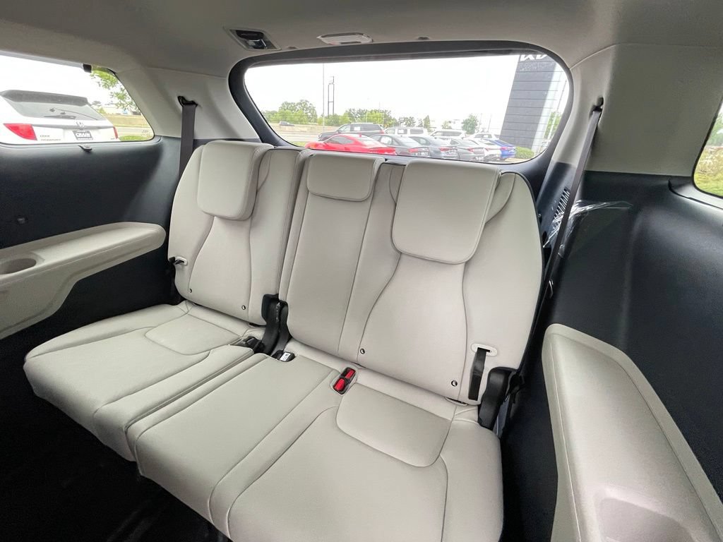 New 2026 Kia Carnival EX FWD image 26