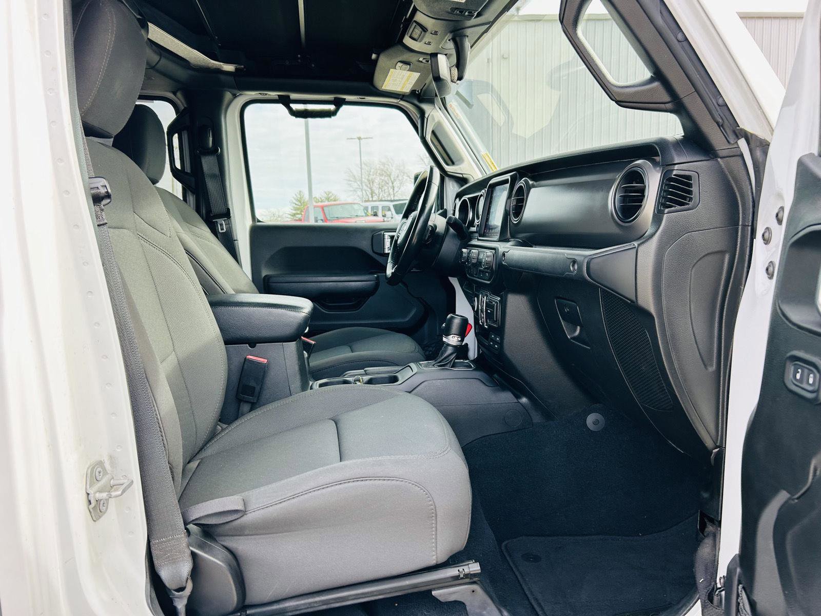 Used 2022 Jeep Gladiator Sport image 27