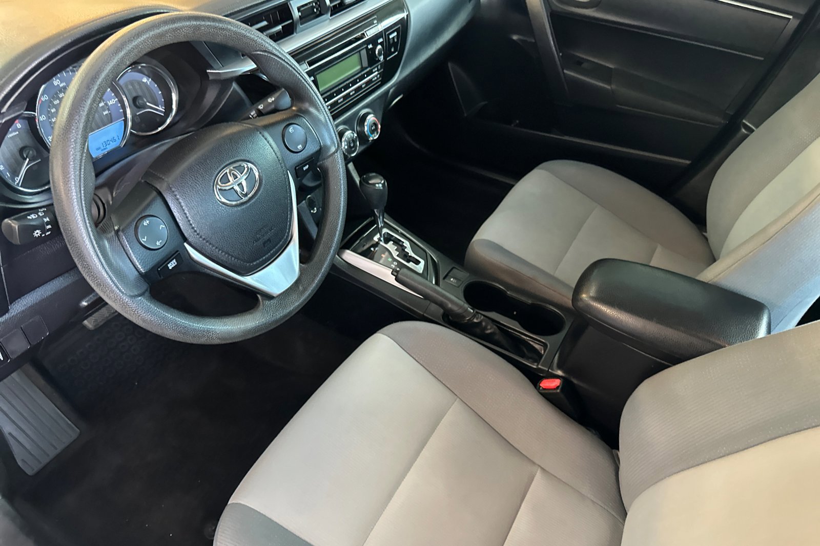 Used 2015 Toyota Corolla L image 10