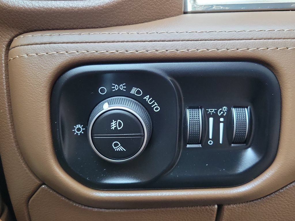 Used 2020 RAM 1500 Limited AWD/4WD image 25
