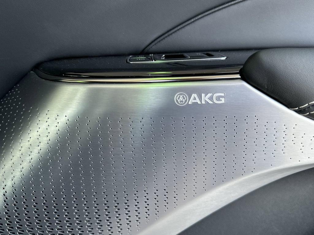 New 2026 Cadillac Lyriq V w/ Exterior Carbon Fiber Package image 40