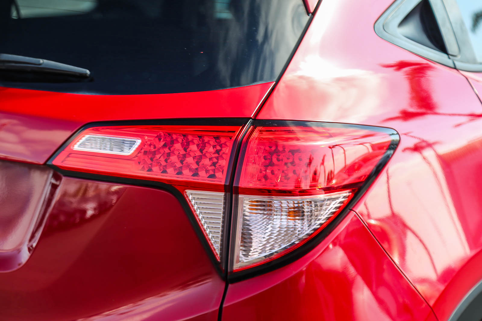Used 2018 Honda HR-V EX image 8